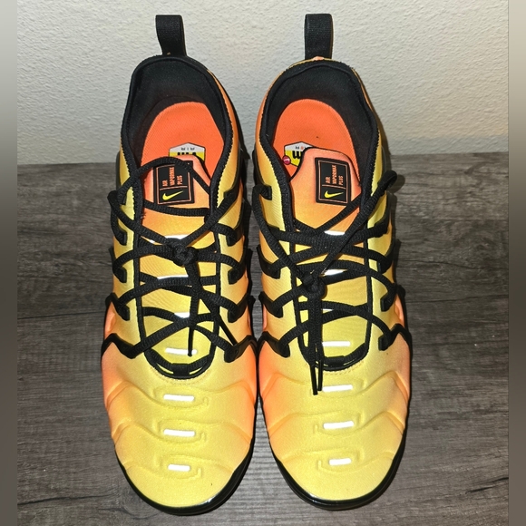 Men's VaporMax Plus 'Sunset Crimson' - Picture 1 of 7